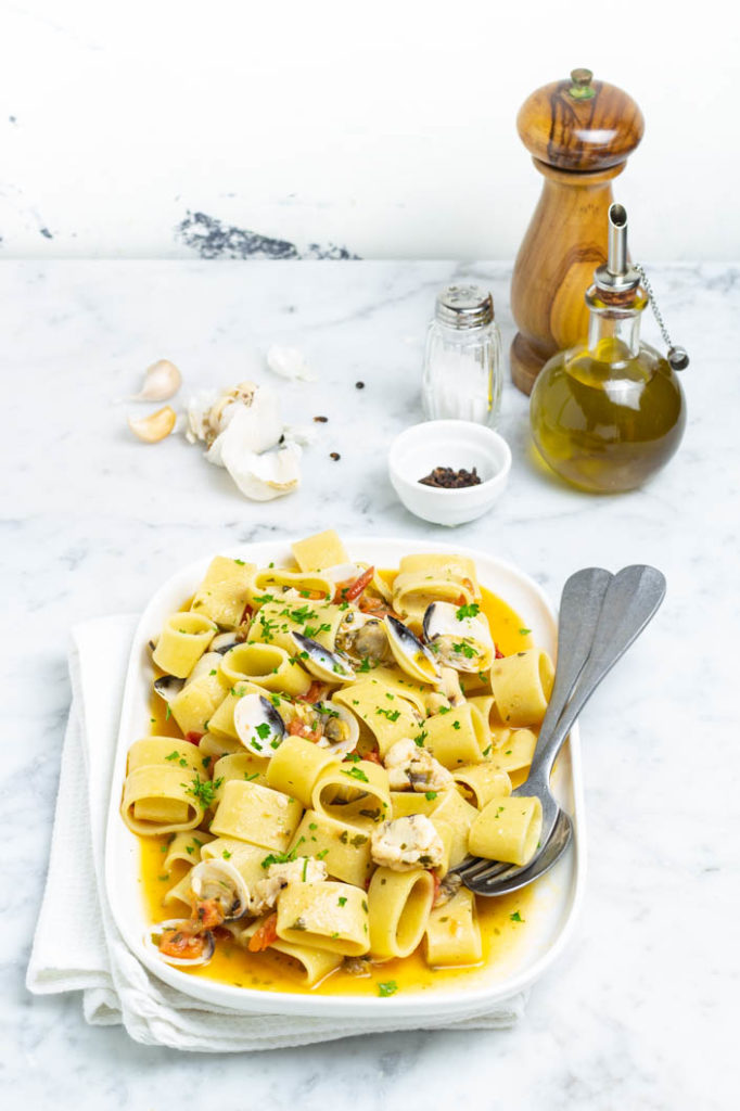 CALAMARATA CON CODA DI ROSPO E VONGOLE