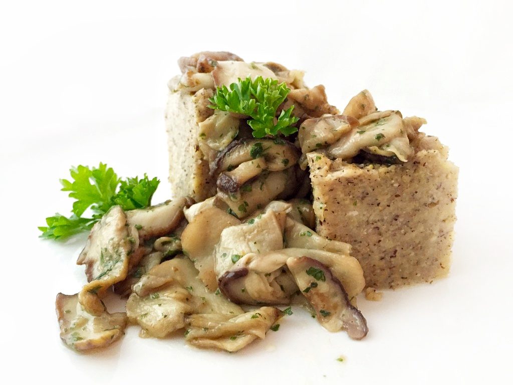 POLENTA TARAGNA CON PORCINI TRIFOLATI