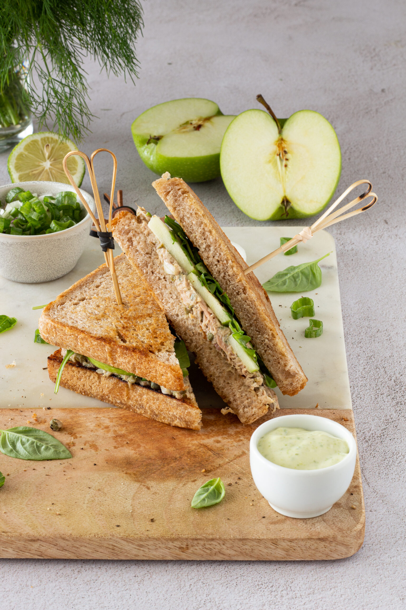 SANDWICH AL TONNO E MELA